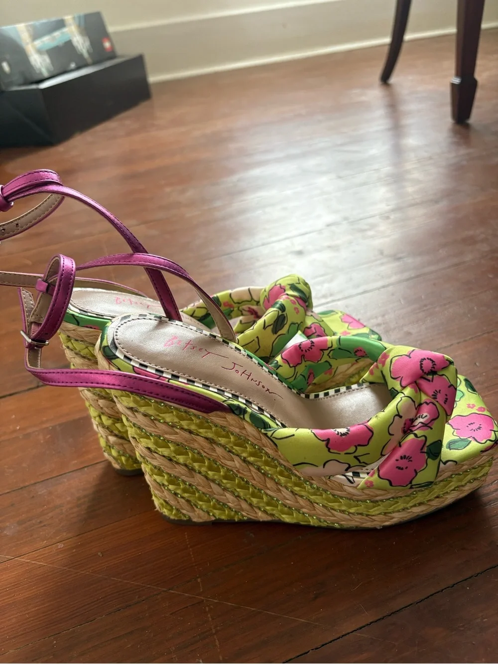 Betsey Johnson Green Floral Platform Sandals with Pink Accents - Never worn